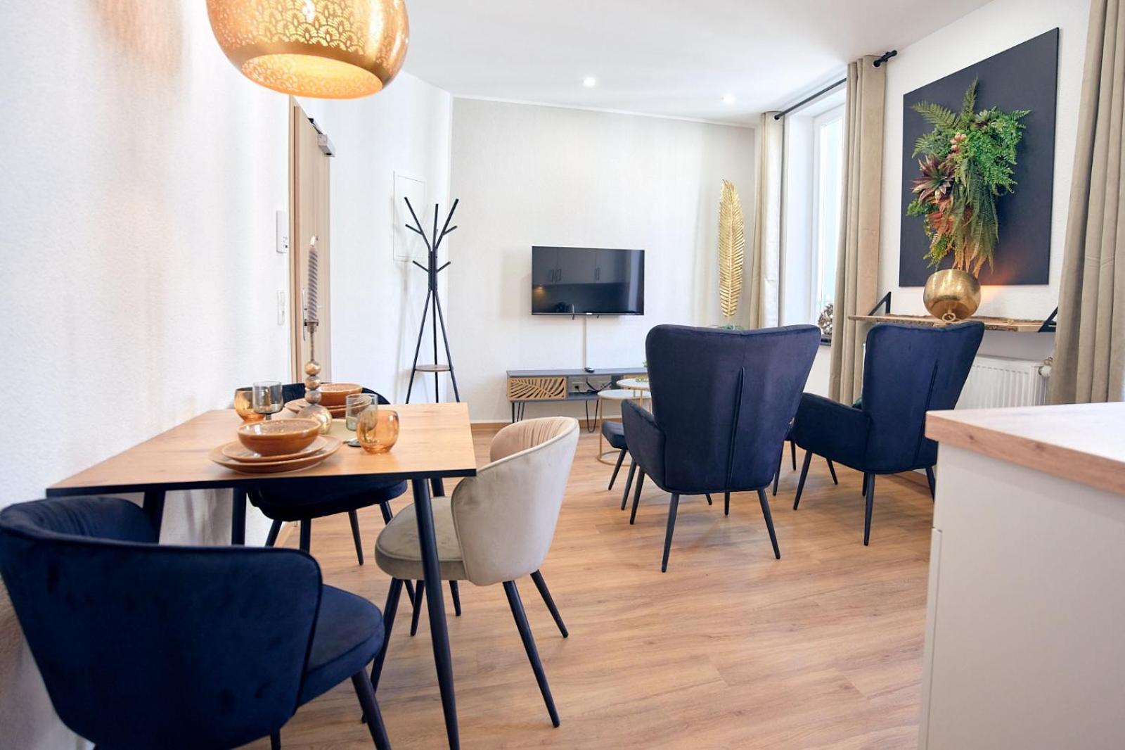 Living / Apartment *