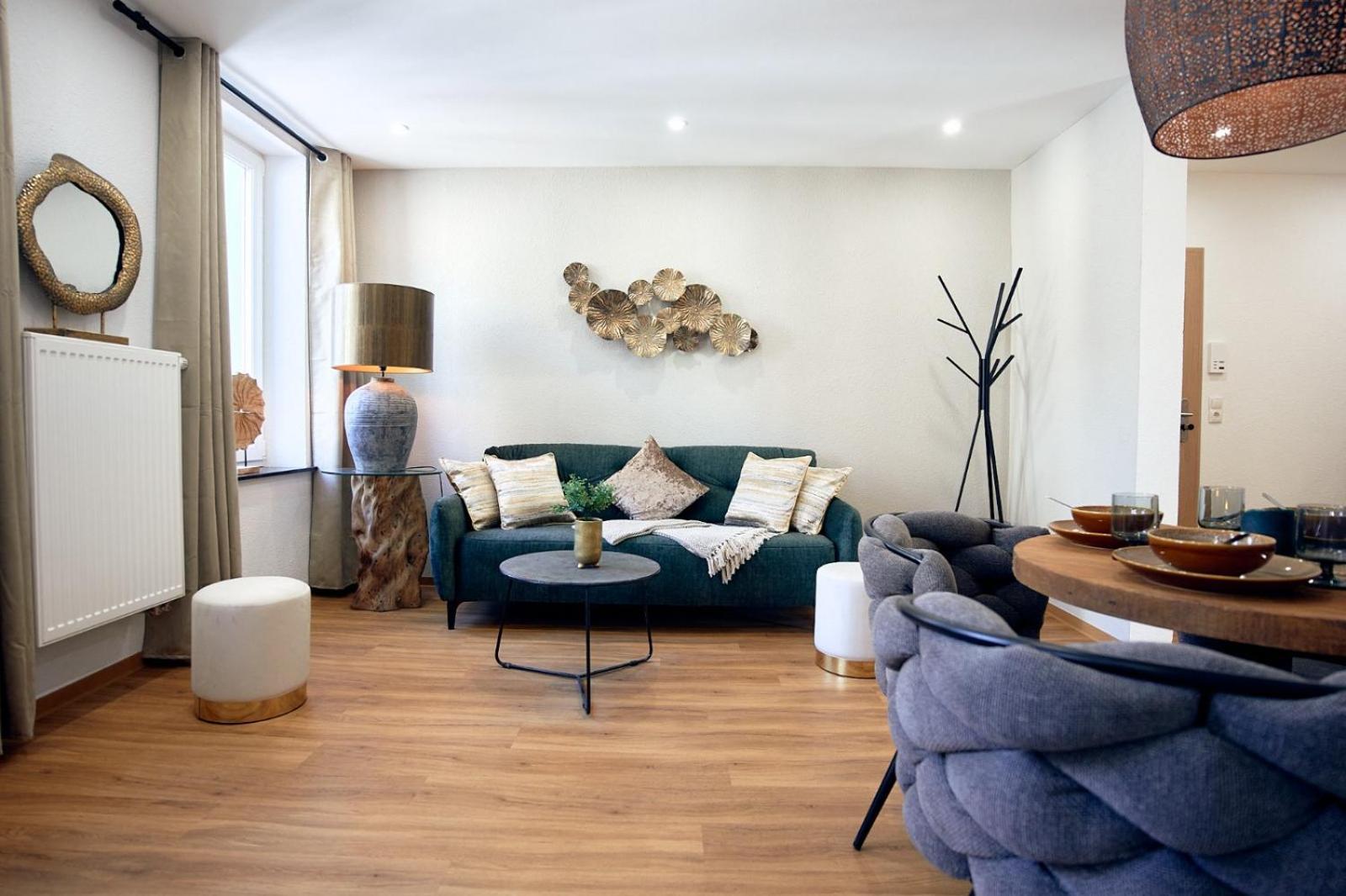 Apartment Living / *